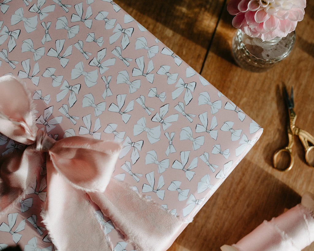 Classic Ribbon & Bow Gift Wrap Roll